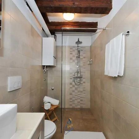 Antonia By Awaytocroatia كوسترينا